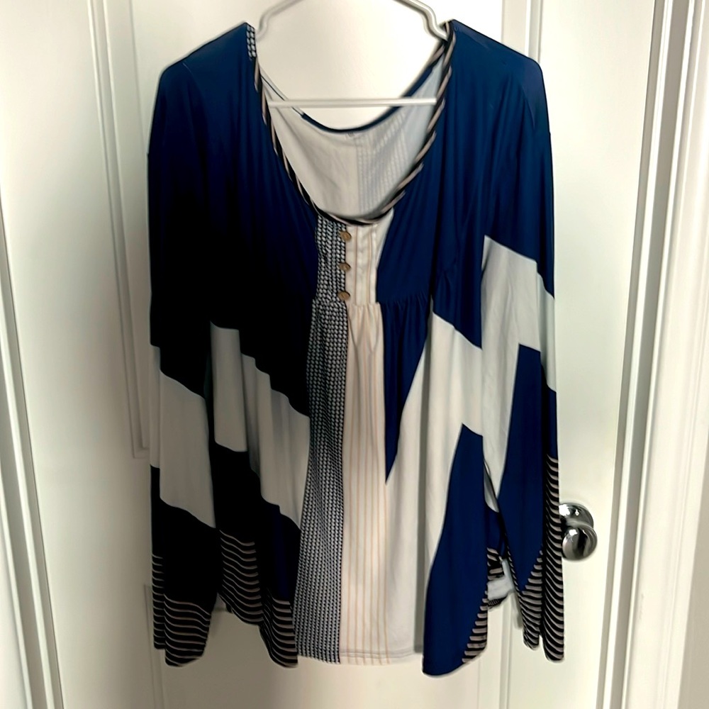 Women’s 4xl long sleeved top